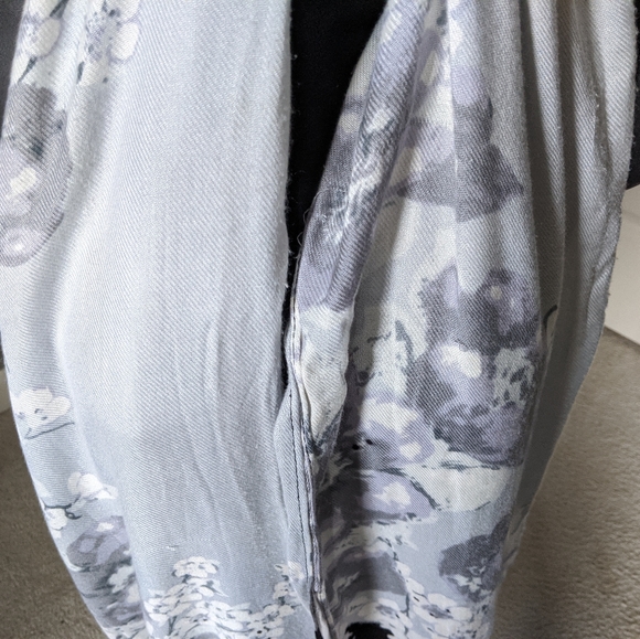 Apt 9 Black & White Fringe Scarf - Picture 4 of 5